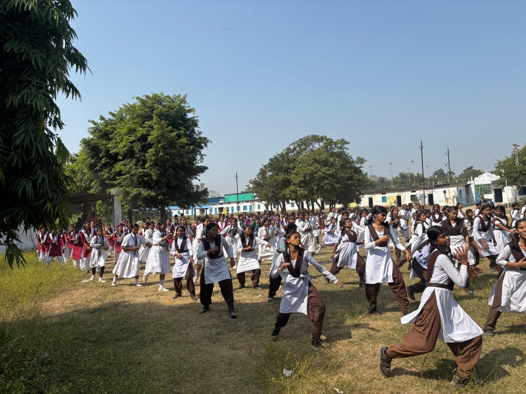 लोकमाता आहिल्या और झांसी की रानी लक्ष्मी बाई के शौर्य का स्मरण, अभाविप ने शुरू किया मिशन साहसी कार्यक्रम, बेटियों को दी जा रही आत्मरक्षा की ट्रेनिंग