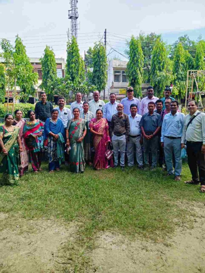 शाला मर्ज को न्यायालय में चुनौती देने की तैयारी में हेडमास्टर, कहा – समायोजन से हो रहा उनके अधिकारों का हनन