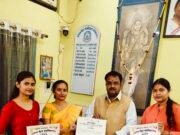 टूरिस्ट स्पाॅट की फिजा बिगाड़ रहे प्लास्टिक कचरे को खूबसूरत बनाने का अनोखा आइडिया देकर निधि, सबा और साक्षी पुरस्कृत