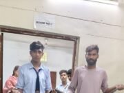 क्लास में चल रही थी पढाई, वही स्टूडेंट की बैंच के नीचे छुपा बैठा था 8 फ़ीट का विशालकाय अजगर, स्कूल में मचा हड़कप