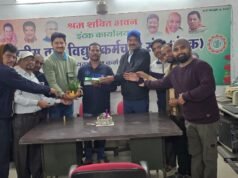 NTPC इंटक कार्यालय में धूमधाम से मनाया गया बनवाली धीवर का जन्मदिन, केक कटा और उपहार के साथ की गई खुशहाली की कामना