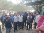 निगम के अतिक्रमण दस्ते ने गौ माता चौक में शासकीय भूमि पर निर्मित अवैध मकान पर की कार्यवाही