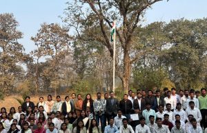 कृषि कॉलेज में धूमधाम से मनाया गया गणतंत्र दिवस, अधिष्ठाता डॉ राजेश साहू ने फहराया तिरंगा